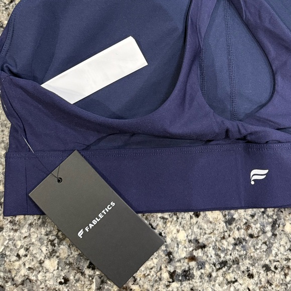 Fabletics Matching Set - Large - Picture 6 of 12